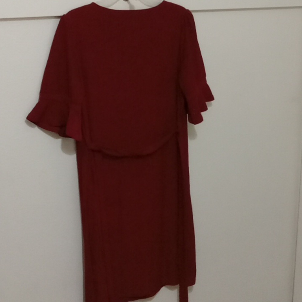 V-Neck Red Sheath Midi Dress with Flutter Sleeves - Picture 3 of 9
